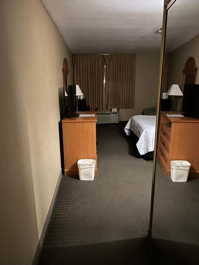Americas Best Value Inn Pharr/Mcallen Exterior foto