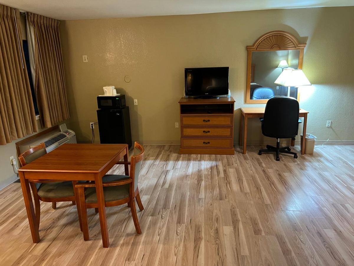 Americas Best Value Inn Pharr/Mcallen Exterior foto