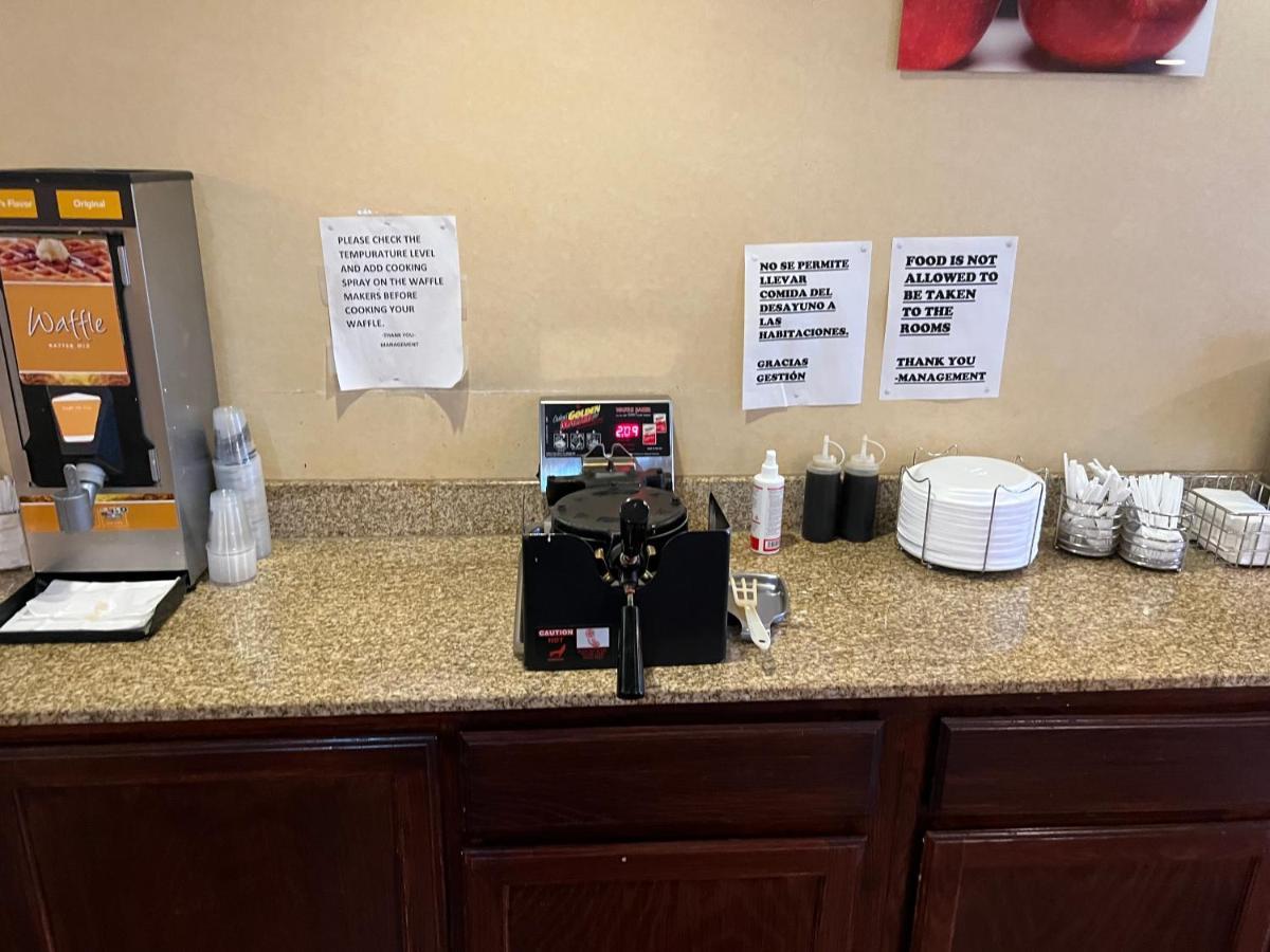Americas Best Value Inn Pharr/Mcallen Exterior foto